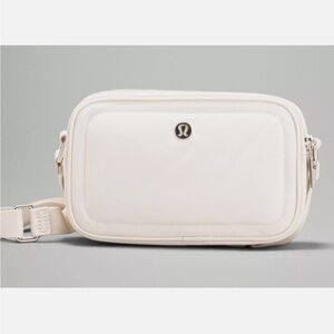 lululemon Crossbody Camera Bag 2L - White